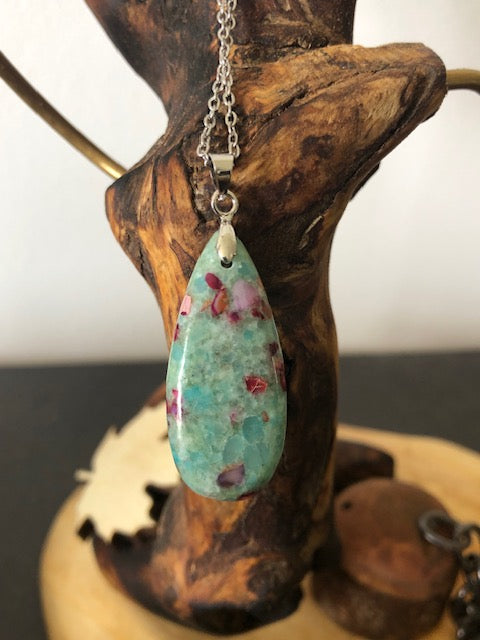 Pendentif en pierre opale naturelle Les Bogardines